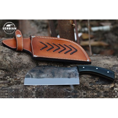 Curved Blade Ideal for Outdoor Tasks