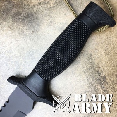 Stainless Steel Hunting Knife with Quick Deployment - Durable Blade