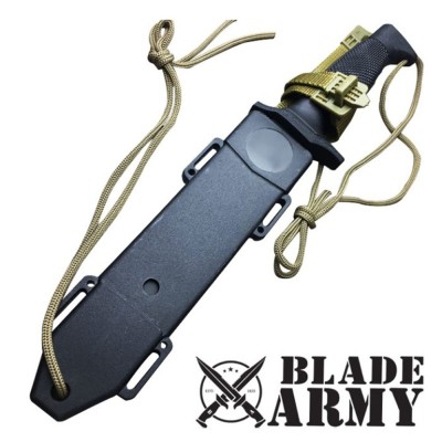 Stainless Steel Hunting Knife with Quick Deployment - Durable Blade