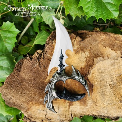 Ultimate Adventure Tool: United Cutlery Demon Fang - Durable & Sharp