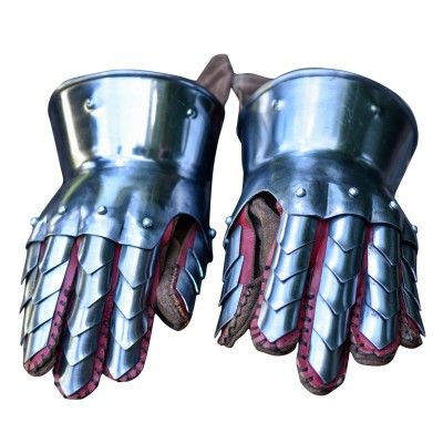 Durable Gauntlets – 20 Gauge Steel Armor with Leather Buckle & Gloves