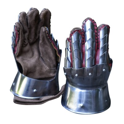 Durable Gauntlets – 20 Gauge Steel Armor with Leather Buckle & Gloves