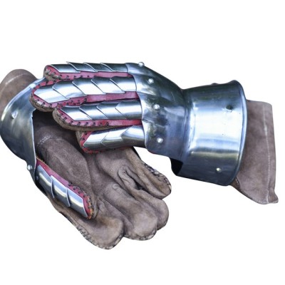 Durable Gauntlets – 20 Gauge Steel Armor with Leather Buckle & Gloves