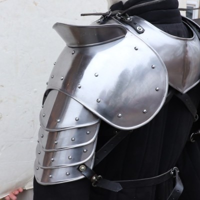 Medieval Warrior Riveted Pauldrons – 18G Steel Shoulder Armor